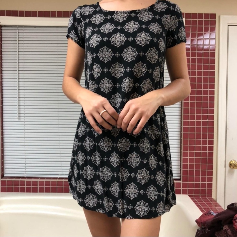 NWT Forever 21 Black and White Mandala Patterned Dress Sz. M